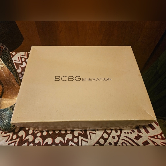 Y2k BCBGenergation Vintage SIZE 5.5 snakeskin print platform heel - Picture 16 of 16